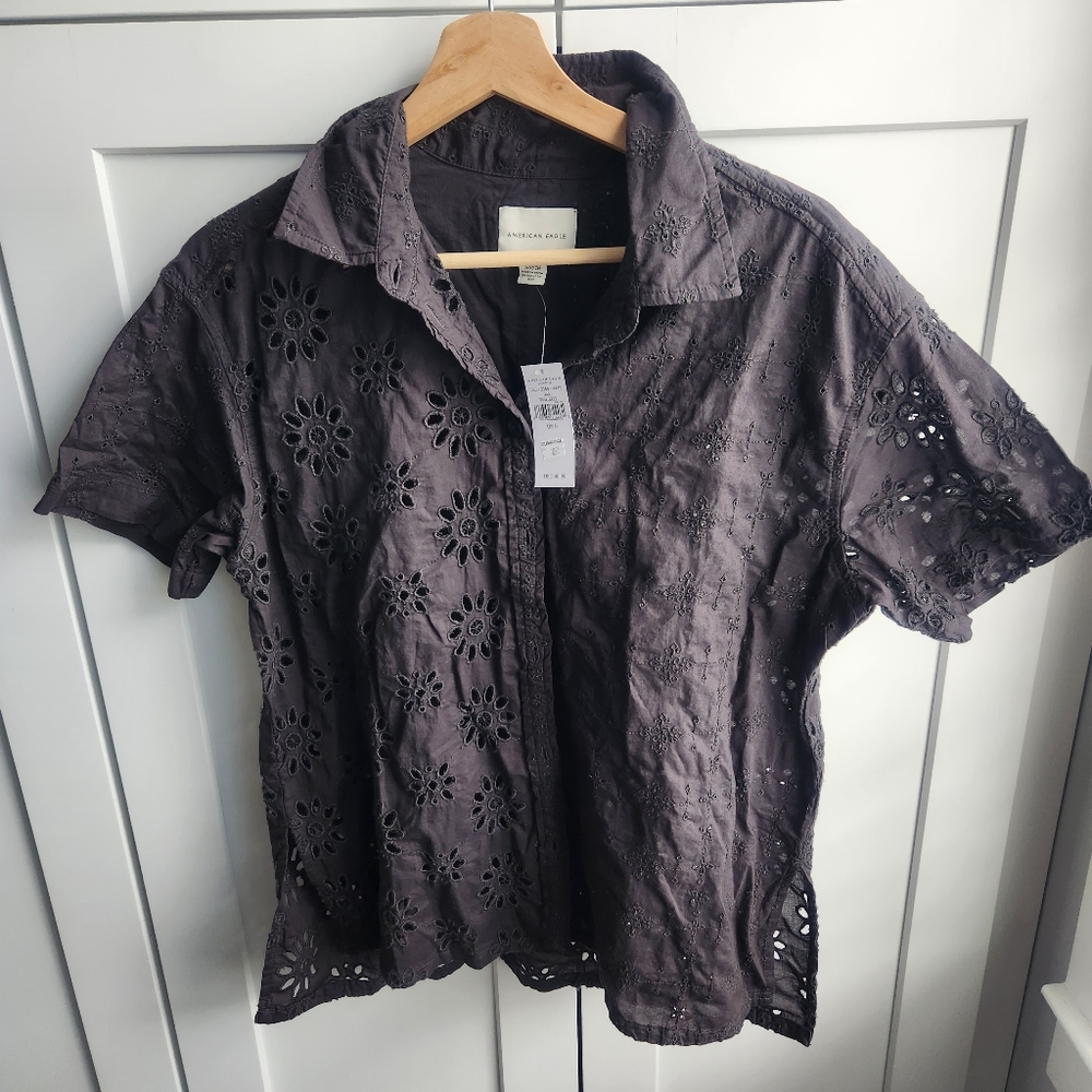 American Eagle Charcoal Gray Eyelet Button Down Shirt Small